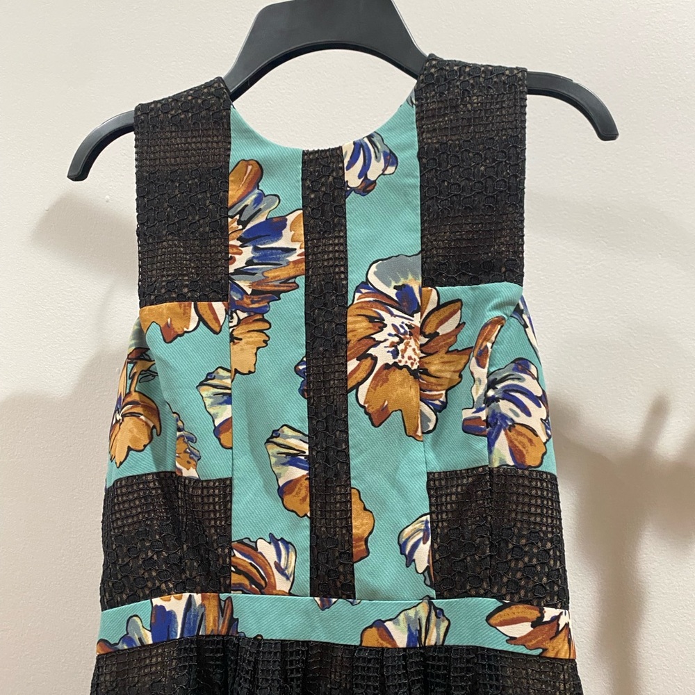BCBGMAXAZRIA Blue and black floral dress with lace size 0